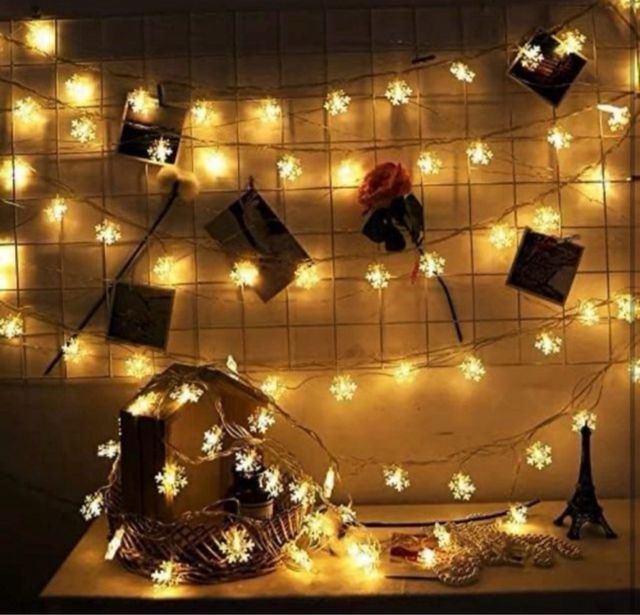 NUOVA! Ghirlanda 40 LED 6m scaglie di neve per Natale