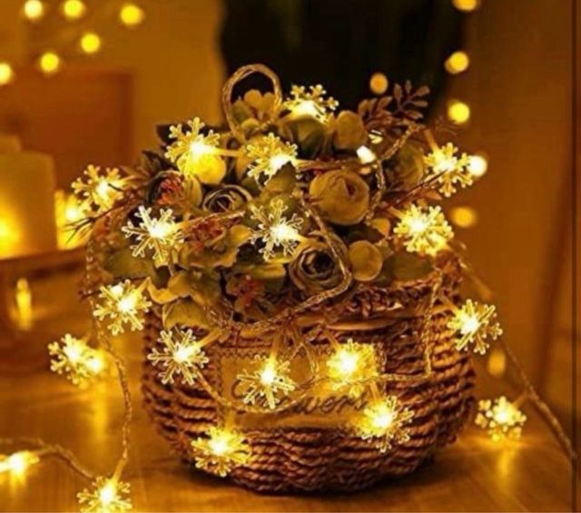 NUOVA! Ghirlanda 40 LED 6m scaglie di neve per Natale