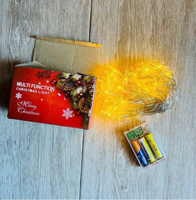 NUOVA! Ghirlanda 40 LED 6m scaglie di neve per Natale