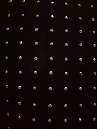 Falda corta negra con diamantes