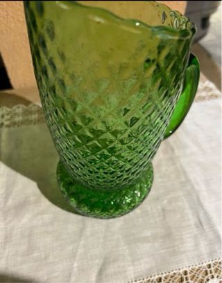 Jarra de cristal verde