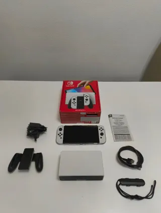 Nintendo Switch OLED Bianca