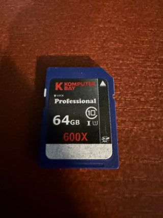 Nikon D5300 Cámara Digital + Lentes Tamron y Yongn