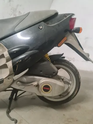 DERBI ATLANTIS 50(Motor Piaggio)Moto para despiece