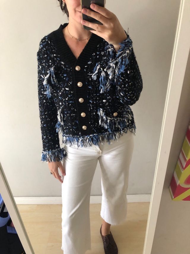 Cárdigan tweed negro con flecos