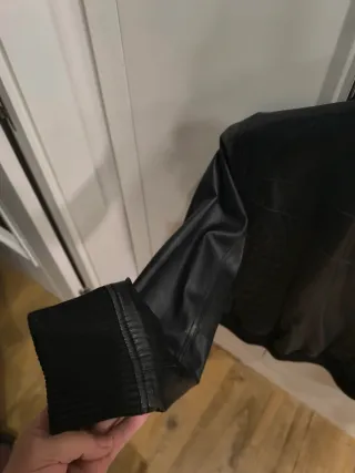 Cazadora Piel Mango Negra