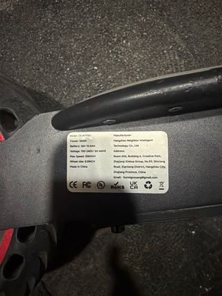 Patinete Eléctrico Negro y Rojo batería nueva