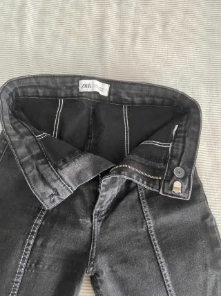 Pantalón vaquero Zara gris