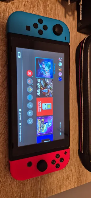 Nintendo Switch Azul/Rojo + Funda