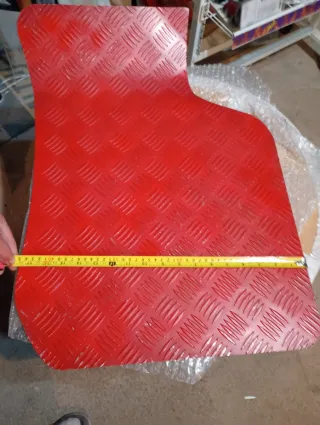 Alfombrillas aluminio coche rojas