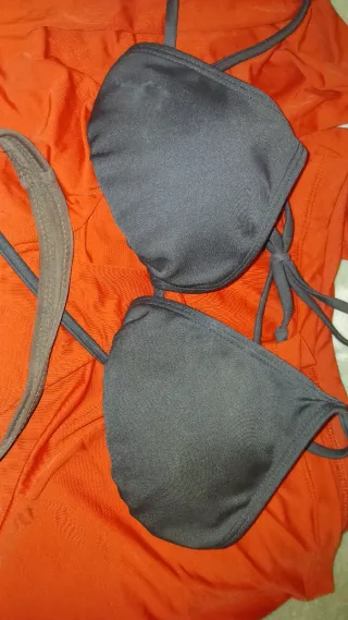 Bikini top y tanga marrón