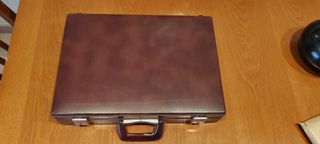 Maletín ejecutivo marrón