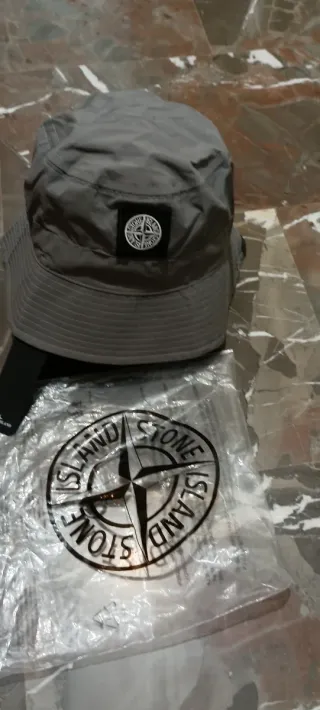 Oferta Gorro pescador Stone Island gris