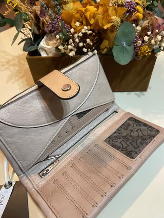 Cartera sin estrenar