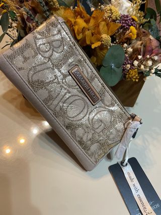 Cartera sin estrenar