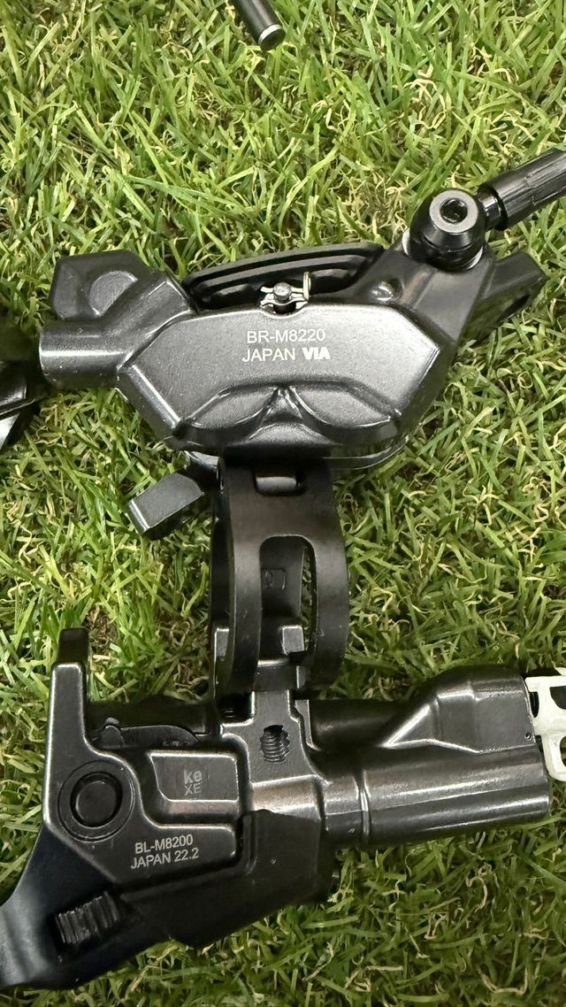 Freni Shimano XT M8200 a 4 pistoni nuovi