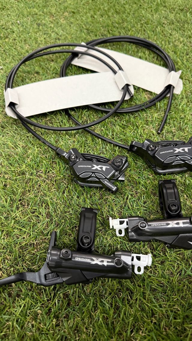 Freni Shimano XT M8200 a 4 pistoni nuovi