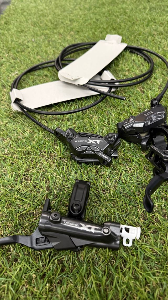 Freni Shimano XT M8200 a 4 pistoni nuovi