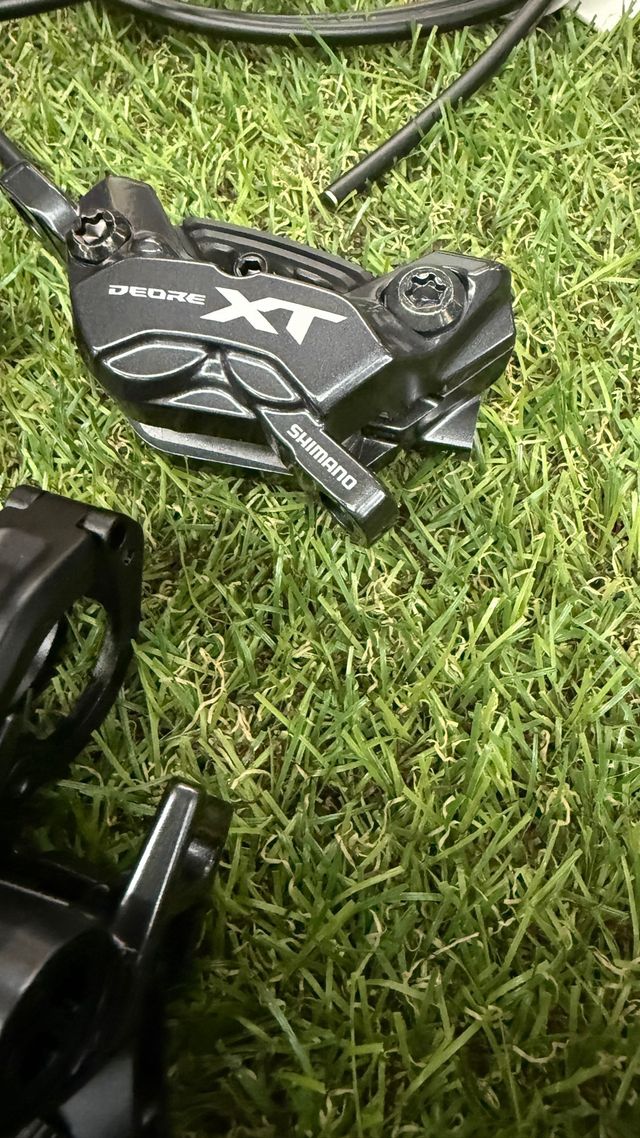 Freni Shimano XT M8200 a 4 pistoni nuovi