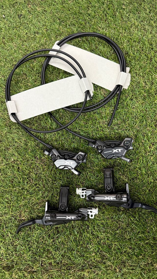 Freni Shimano XT M8200 a 4 pistoni nuovi