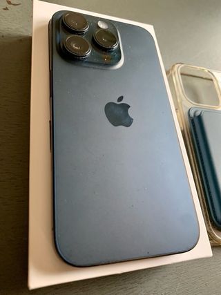 iPhone 15 Pro 128GB Azul airpods pro 2