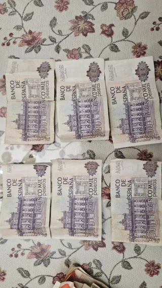 Lote  Billetes 500, 1000, 2000 y 5000 Pesetas Banc