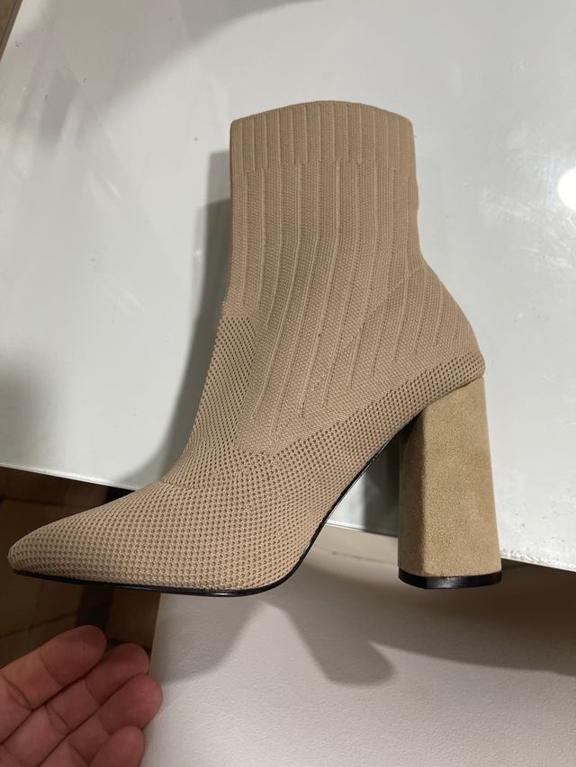 Stivali beige con tacco