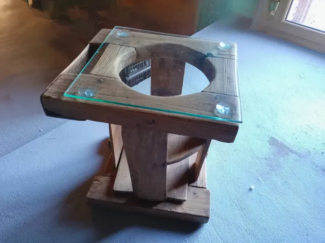 Mesa auxiliar artesanal tacatá século XIX