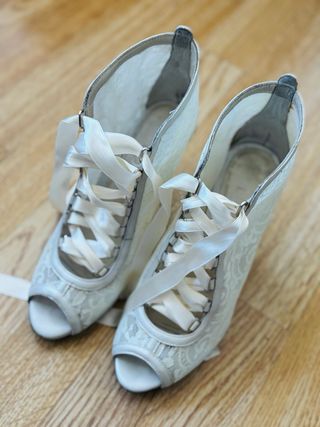 Botines de novia encaje blanco roto