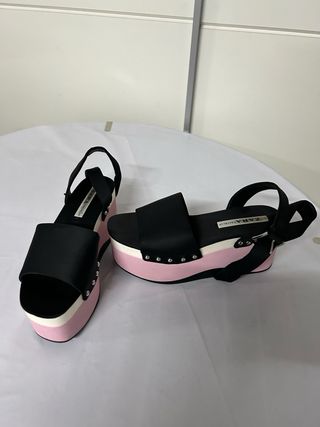 Zapatos plataforma Zara negros y rosas T40