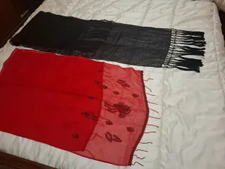 Bufandas Clals Negras y Rojas