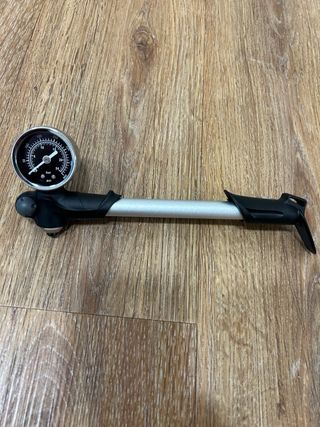 Pompa di sospensione MTB con manometro