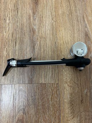 Pompa di sospensione MTB con manometro