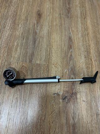 Pompa di sospensione MTB con manometro