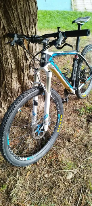 Bicicleta Cube Reaction GTC carbono