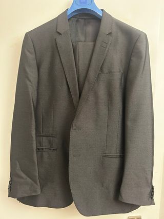Traje gris talla 44