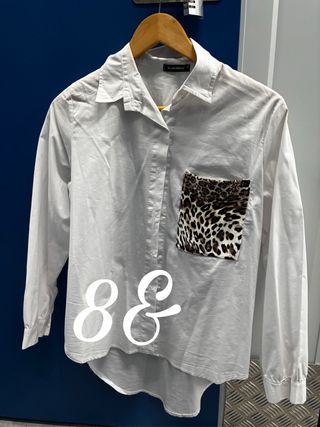 Camisa EURONICE con bolsillo estampado leopardo
