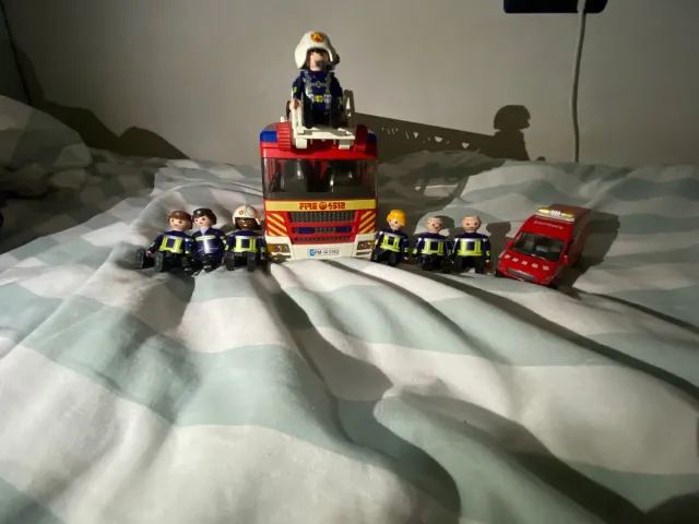 Camión bomberos y figuras Playmobil