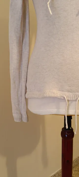 Jersey Co is a capucha Green Coast Beige Talla S