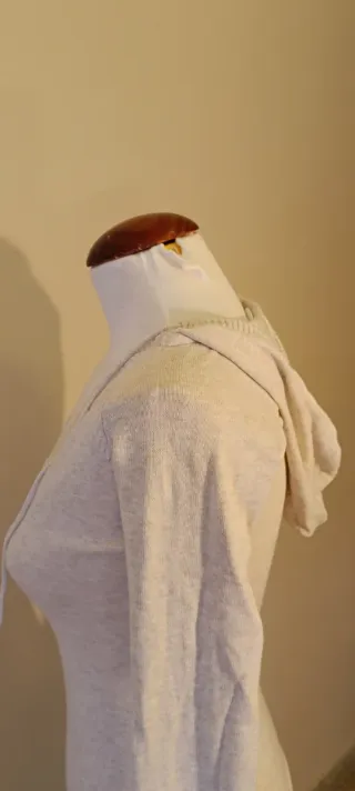 Jersey Co is a capucha Green Coast Beige Talla S