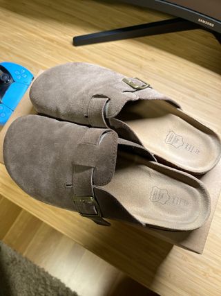 Zuecos de piel beige/marrón