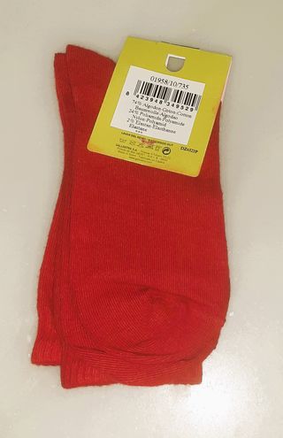 Pack Ropa Bebé: Body Blanco y Calcetines