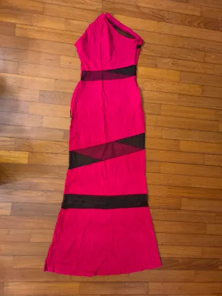 Abito lungo monospalla rosso e nero