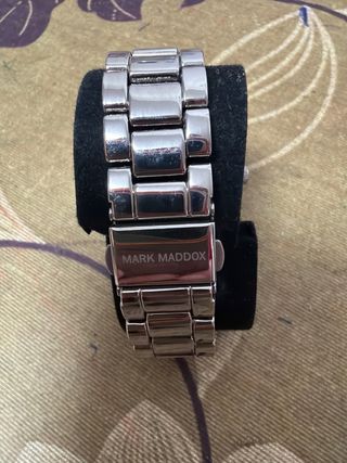 Reloj Mark Maddox Morado y Plateado