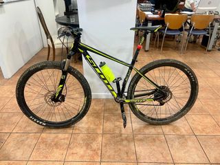 Bicicleta Scott Scale 980M