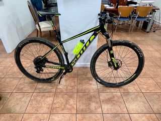 Bicicleta Scott Scale 980M