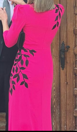 Vestido Rosa Clará invitada 2025