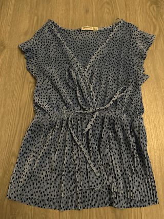 Blusa Stradivarius azul lunares talla S