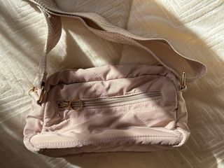 Bolso acolchado beige