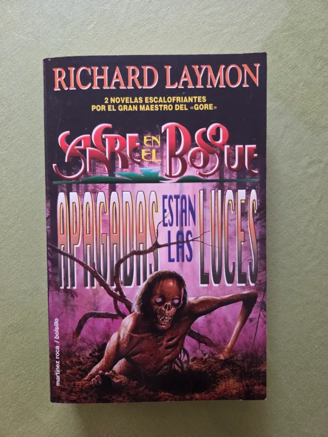 Sangre en el bosque/ Apagadas están las luces.